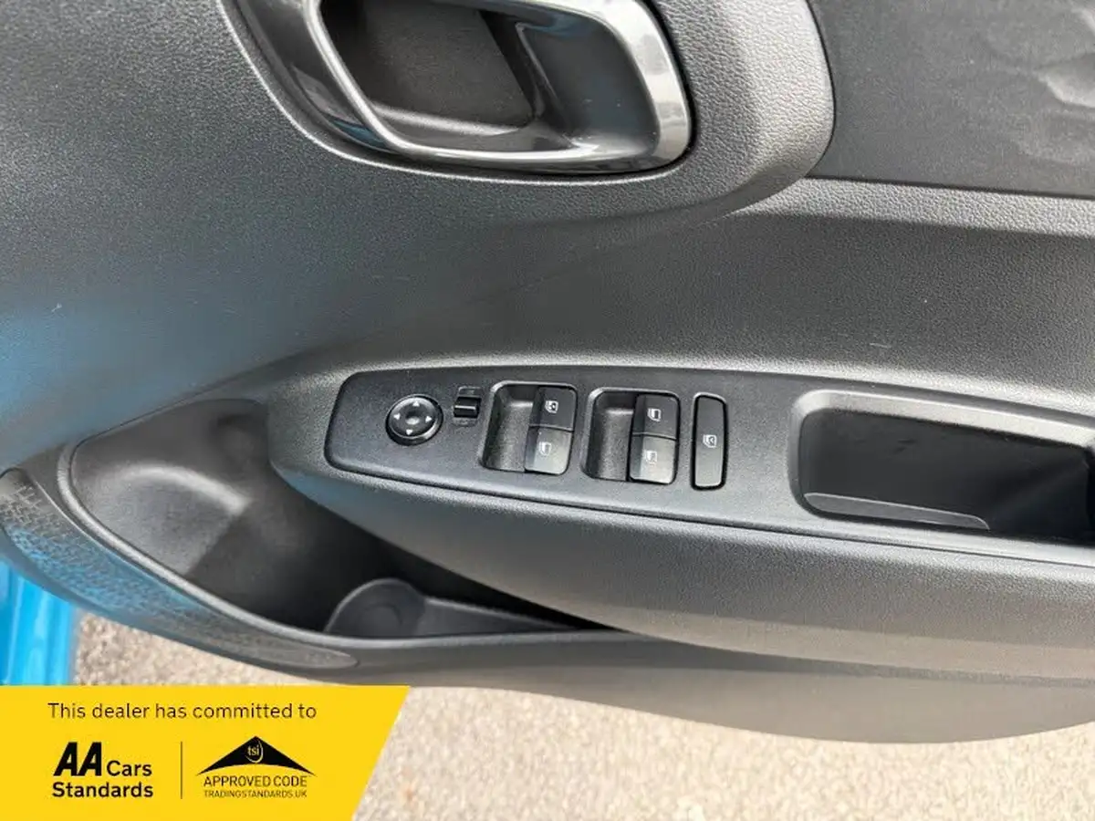2020-hyundai-i10-10-se-connect-auto-big-6