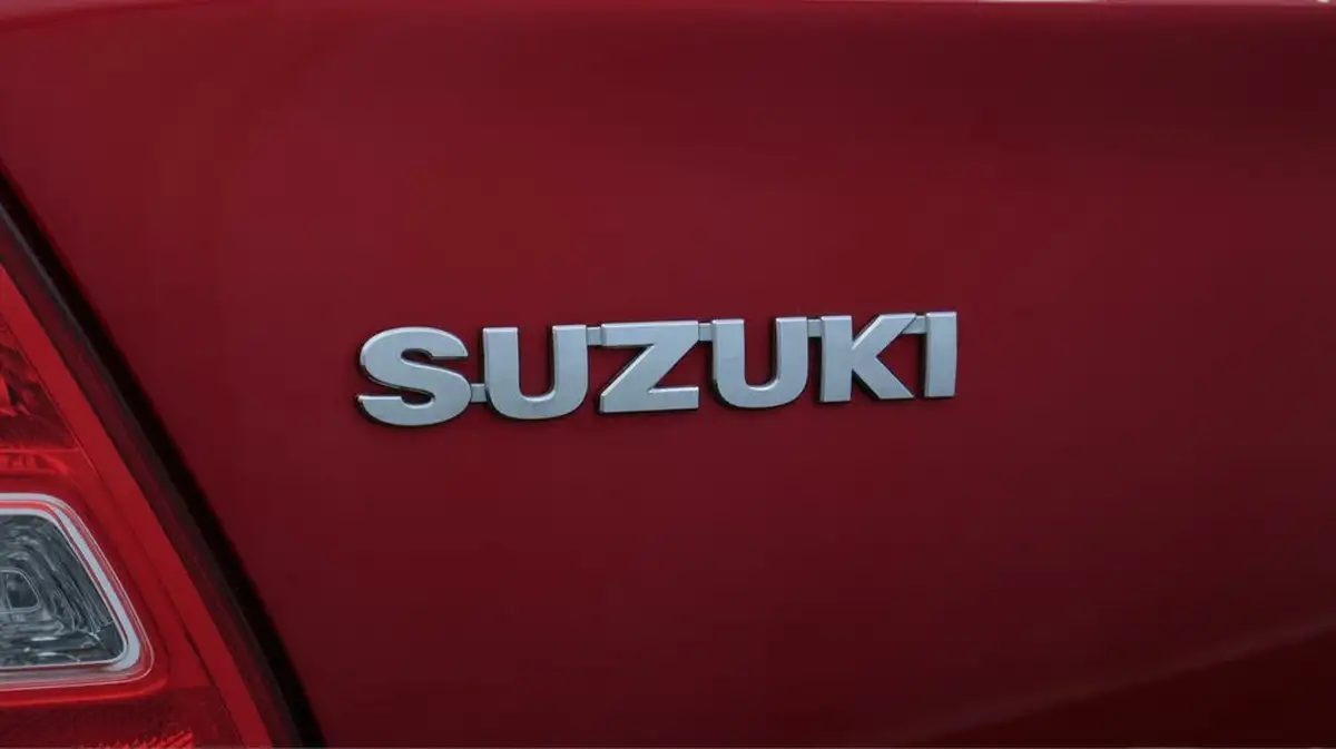 2022-suzuki-swift-12-dualjet-sz5-big-34
