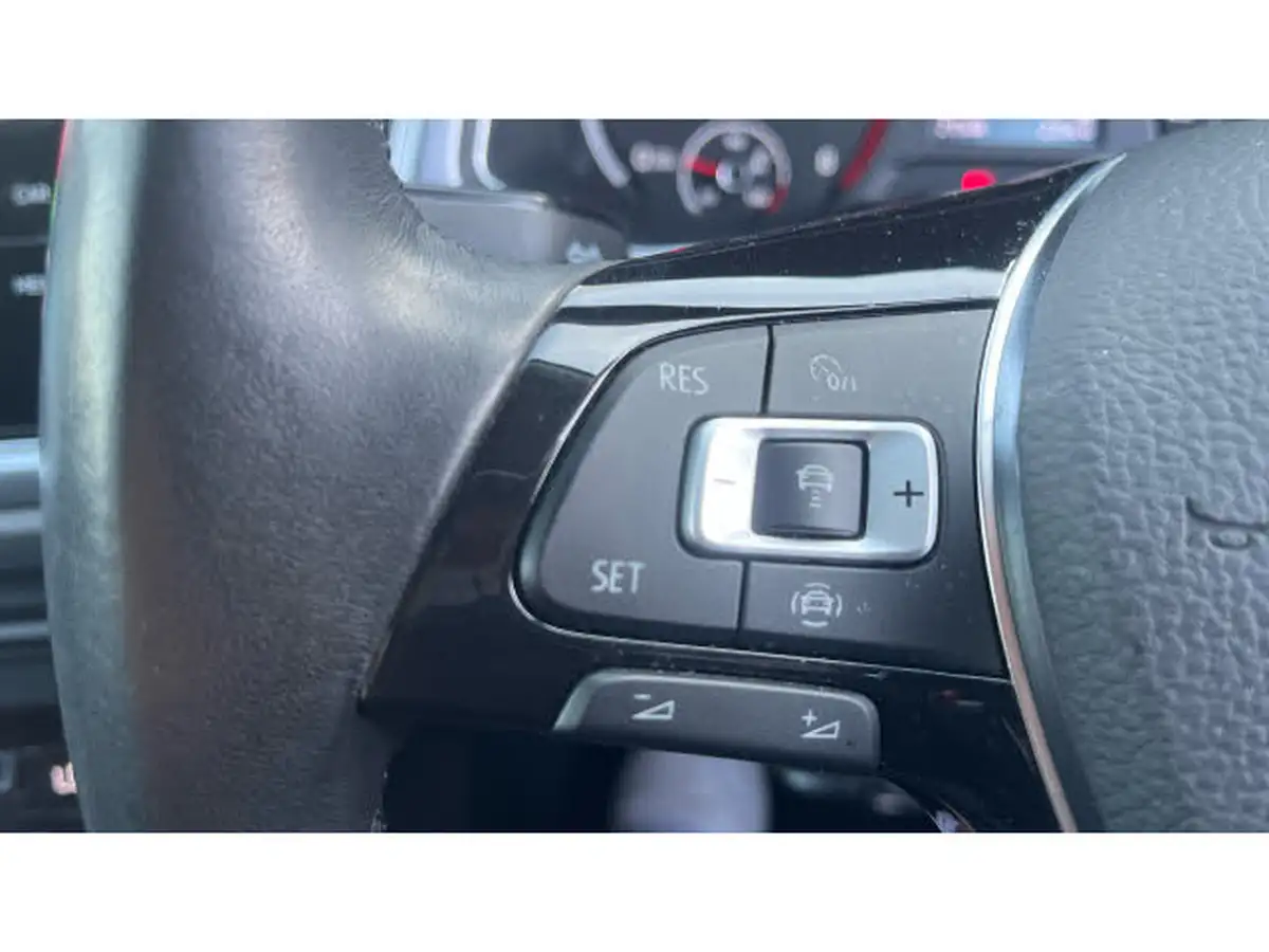 2022-volkswagen-t-roc-15-tsi-active-hatchback-5d-big-22