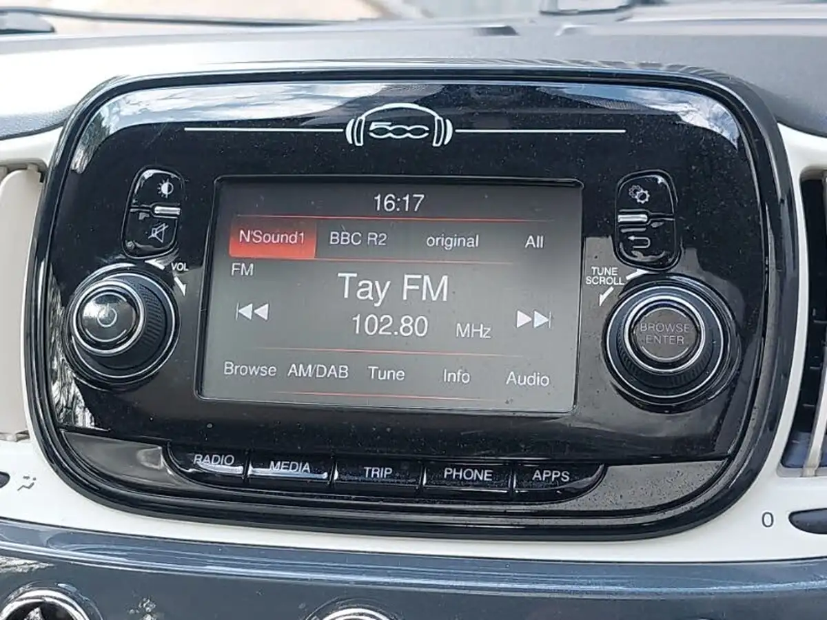 2019-fiat-500-09-twinair-lounge-big-9