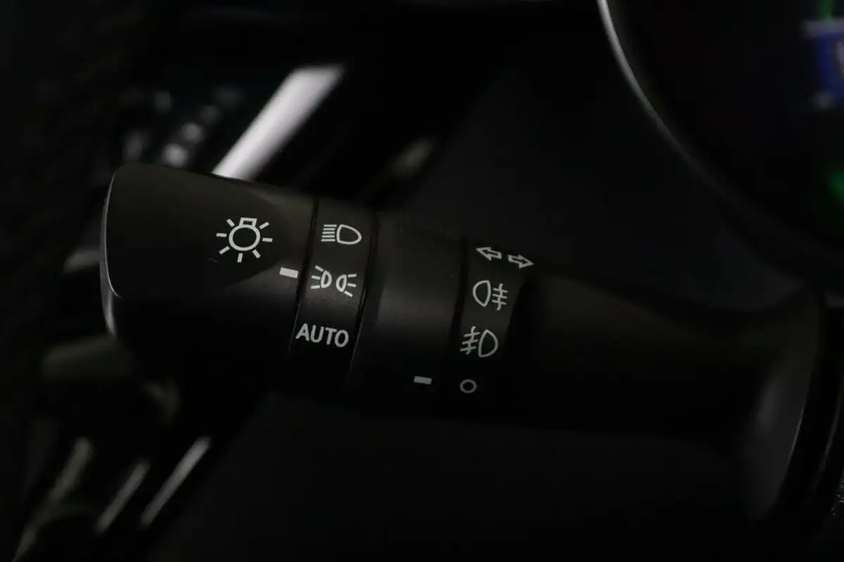 2020-toyota-c-hr-18-vvt-i-icon-parking-pack-big-21