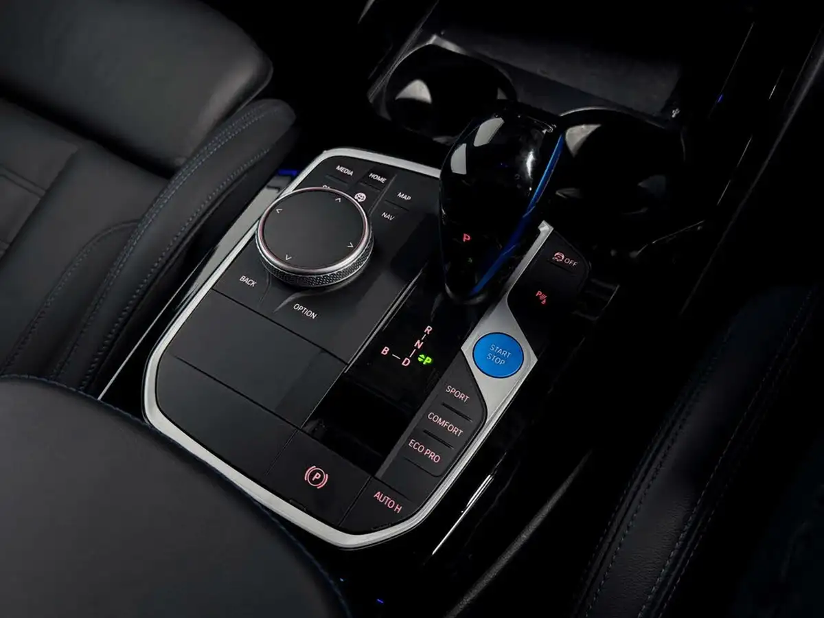 2022-bmw-ix3-e-m-sport-big-26