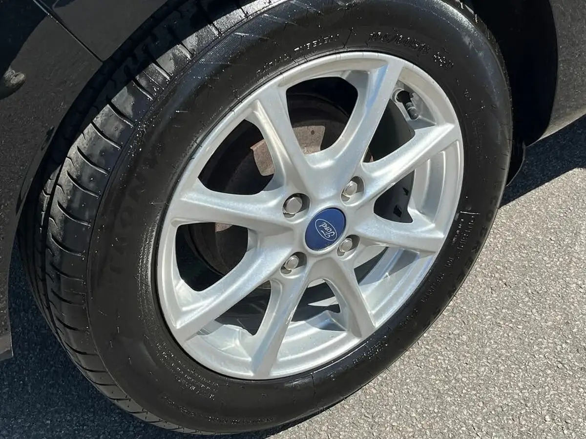 2018-ford-fiesta-10t-zetec-5d-big-18