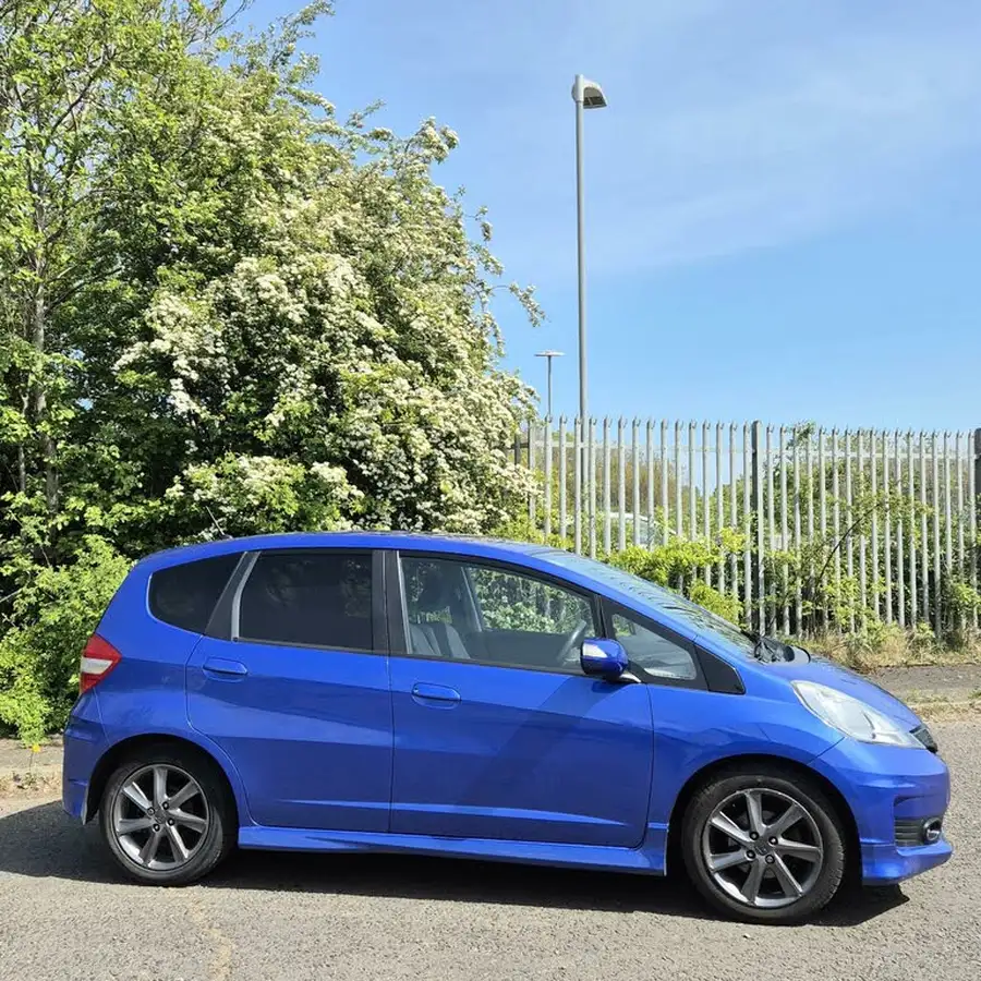 2012-honda-jazz-14-si-big-2