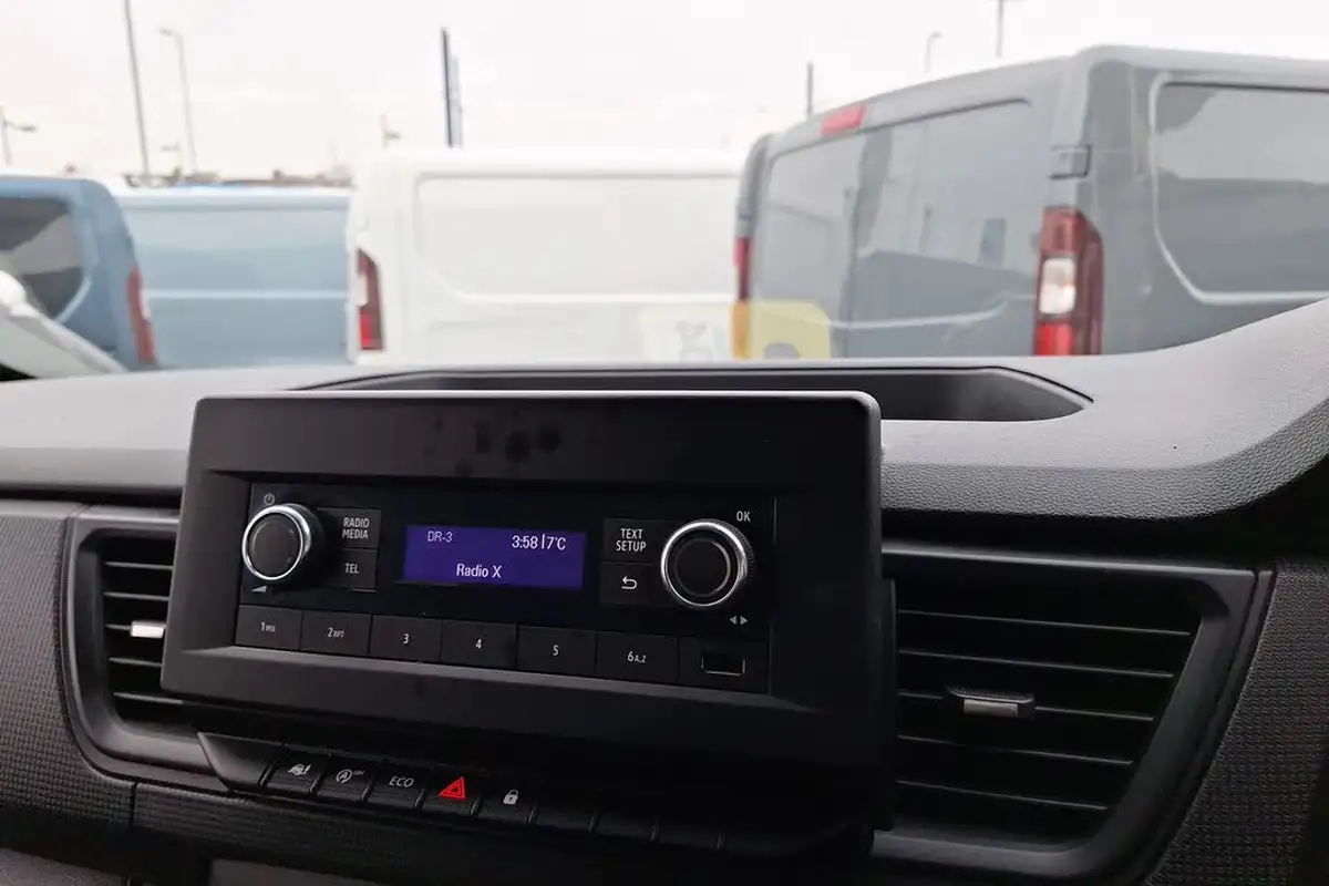2023-renault-trafic-20dci-ll30-130-start-big-21
