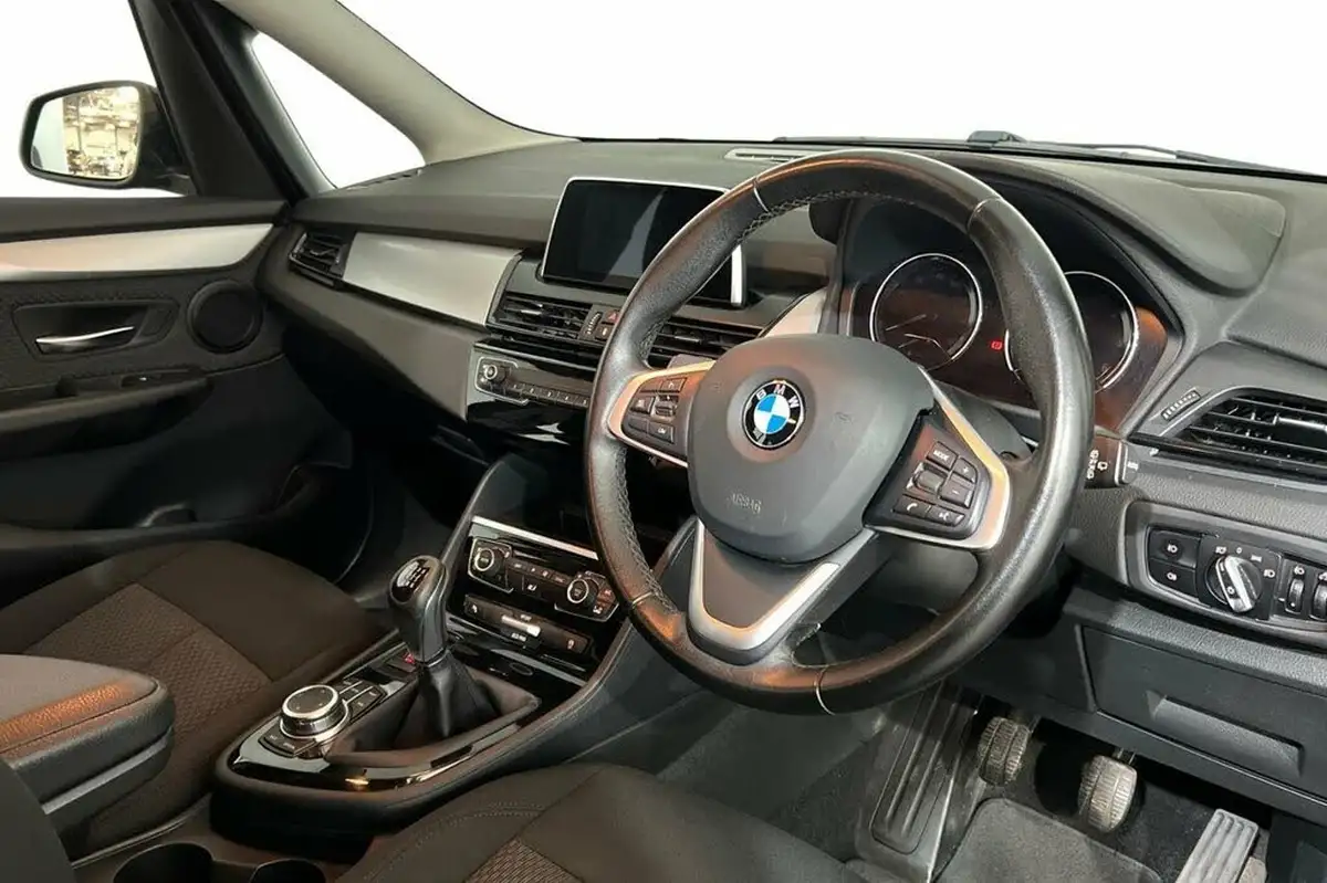 2021-bmw-2-series-15td-216d-se-gran-big-6
