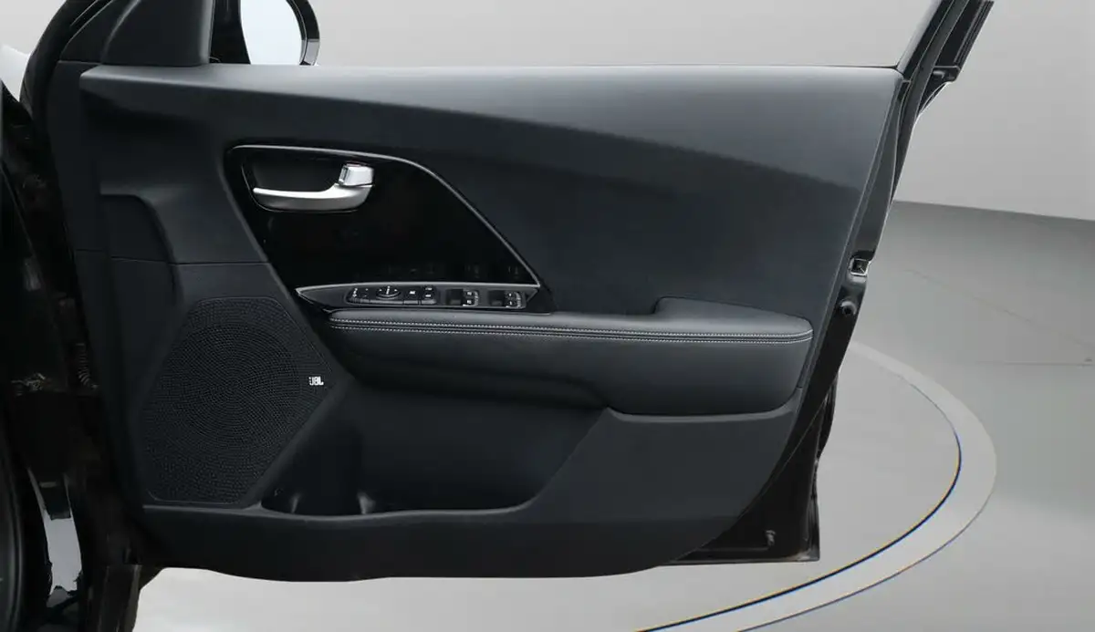 2020-kia-e-niro-ev-4-big-15