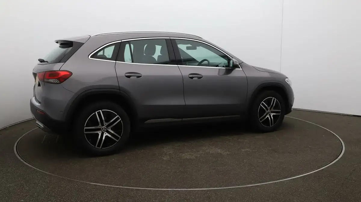 2021-mercedes-benz-gla-class-13-gla-200-sport-executive-big-44