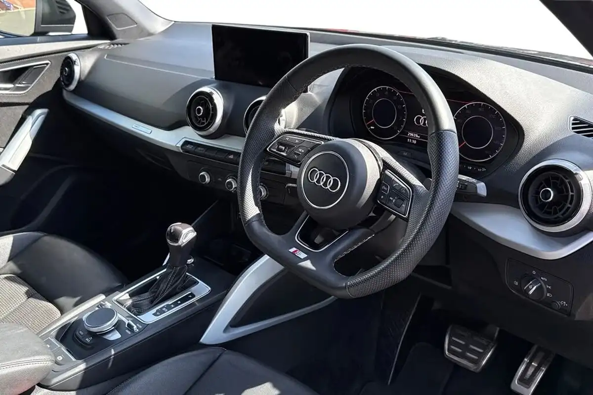 2022-audi-q2-15-35-tfsi-black-edition-s-tronic-big-13