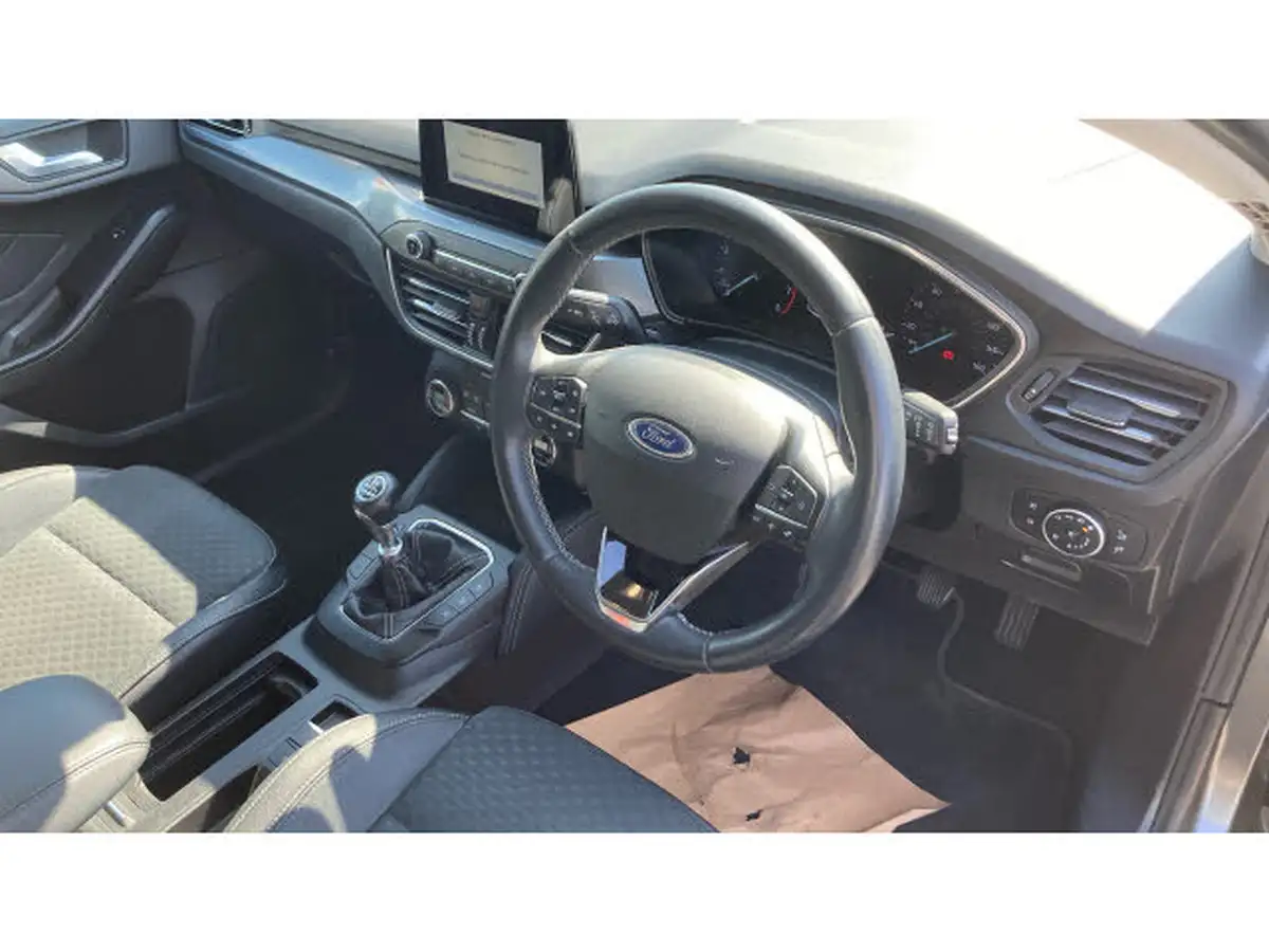 2019-ford-focus-10t-titanium-x-hatchback-big-10