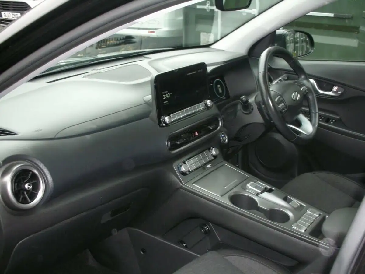 2021-hyundai-kona-e-premium-136ps-39kwh-105kw-obc-big-16