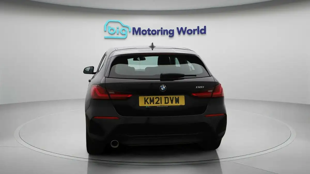2021-bmw-1-series-15-118i-sport-lcp-big-6