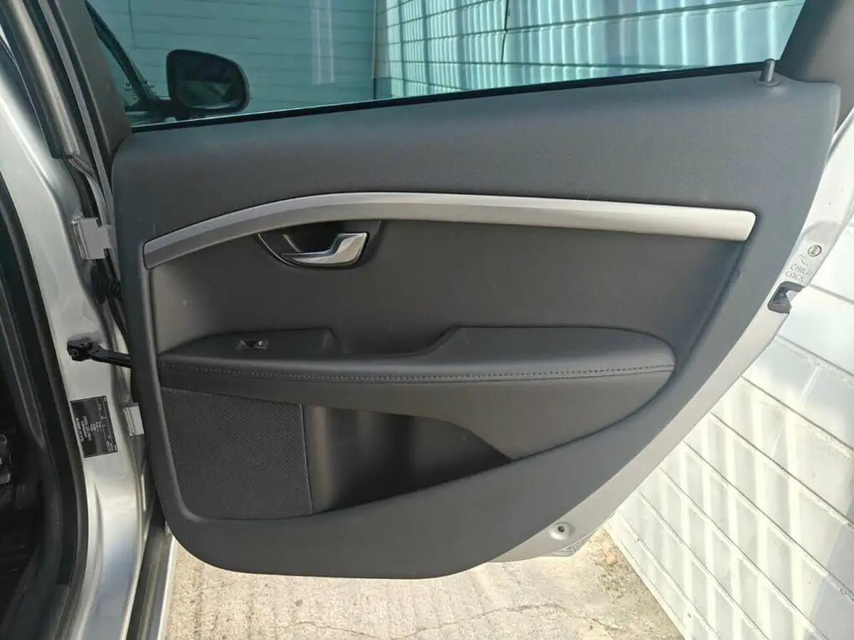 2014-volvo-v70-20td-d4-se-181bhp-nav-1969cc-geartronic-big-34