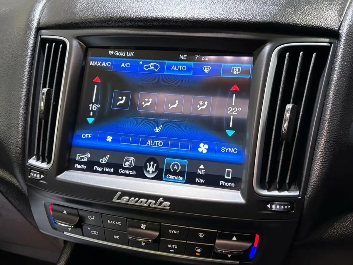 2017-maserati-levante-30td-4x4-no-trim-big-31