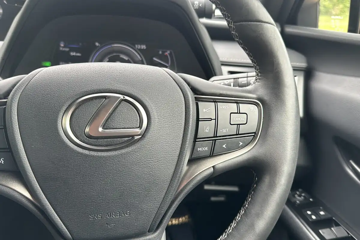 2020-lexus-ux-250h-20-ux-premium-pack-with-navigation-big-16