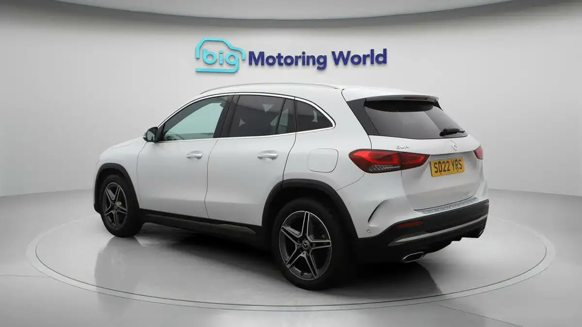 2022-mercedes-benz-gla-class-13-gla-180-amg-line-premium-big-5