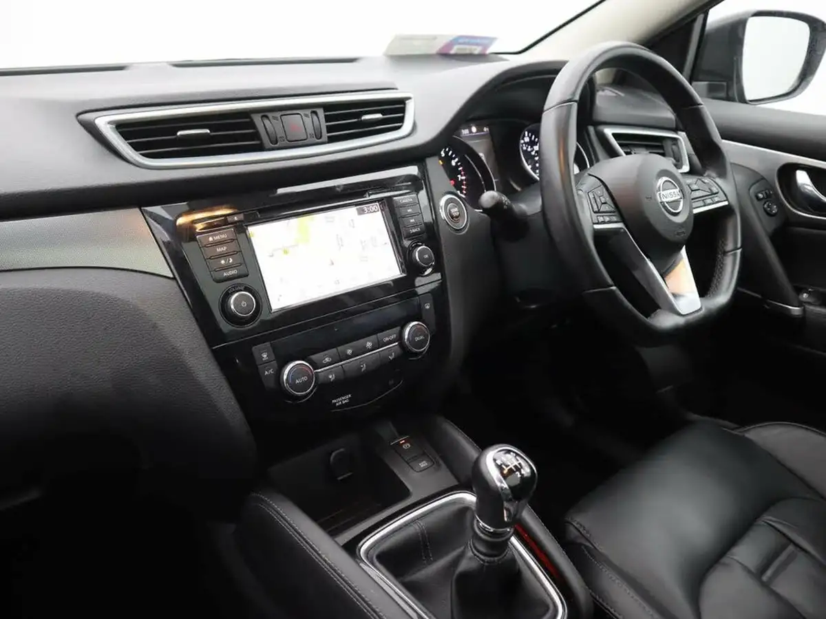 2021-nissan-qashqai-13-dig-t-n-motion-140ps-big-8
