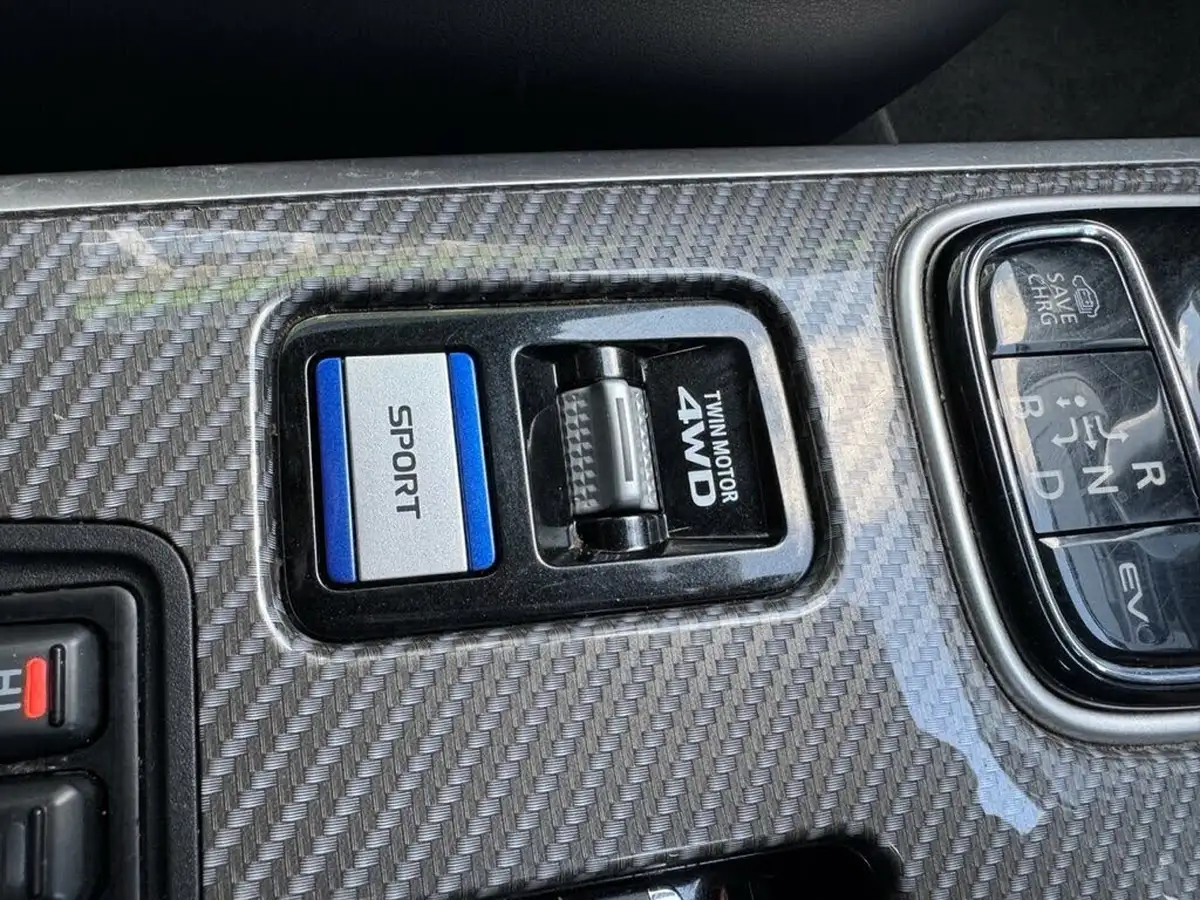 2019-mitsubishi-outlander-24-4h-phev-big-33