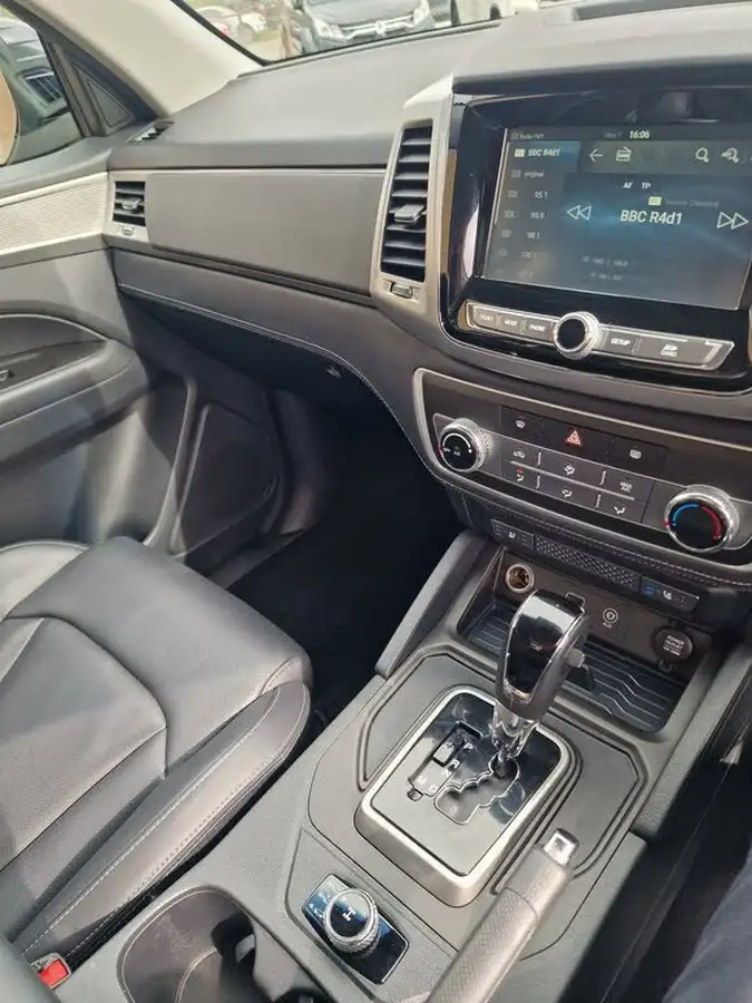 2019-kgm-ssangyong-musso-22td-rebel-auto-big-21