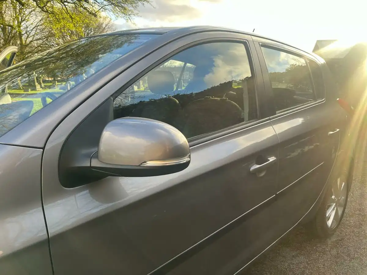 2012-hyundai-i20-14-style-99bhp-big-38