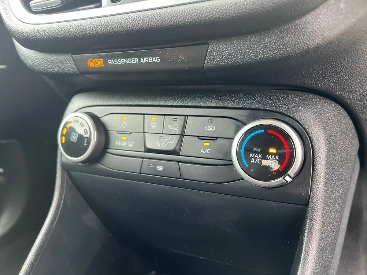2022-ford-fiesta-big-21