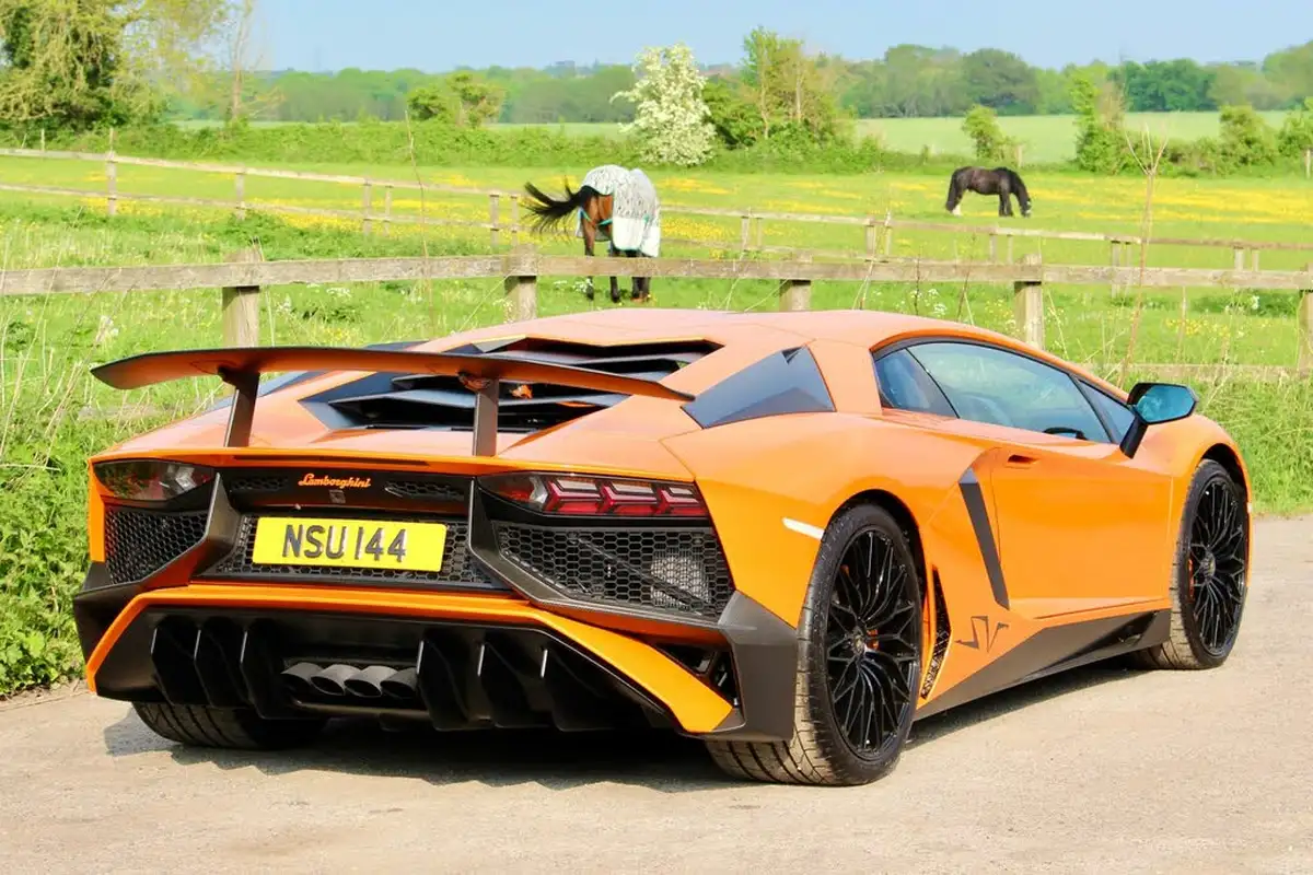 2016-lamborghini-aventador-65-lp-750-4-superveloce-coupe-big-43