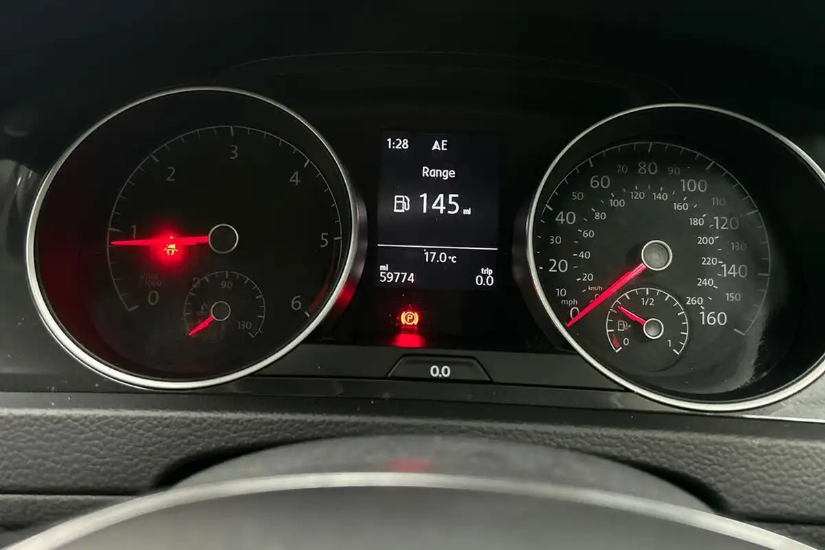 2019-volkswagen-golf-16tdi-match-hatchback-5d-big-9
