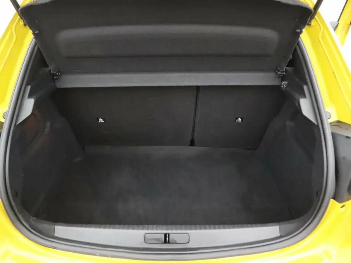 2023-peugeot-208-12-puretech-allure-premium-130ps-eat8-big-6