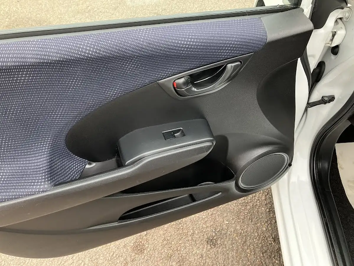 2015-honda-jazz-12-s-big-13