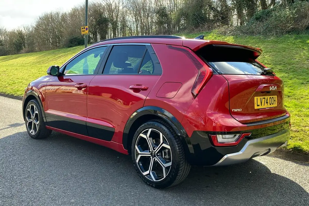 2024-kia-niro-16-gdi-4-127bhp-hev-132kwh-big-1