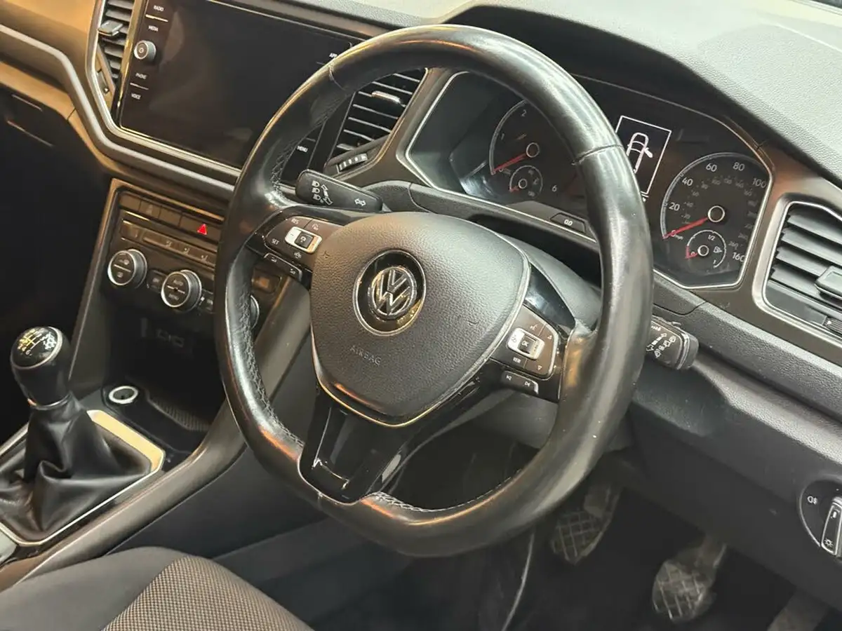 2019-volkswagen-t-roc-16tdi-se-big-35
