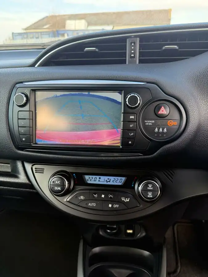 2015-toyota-yaris-15-vvt-i-excel-hybrid-15in-big-4