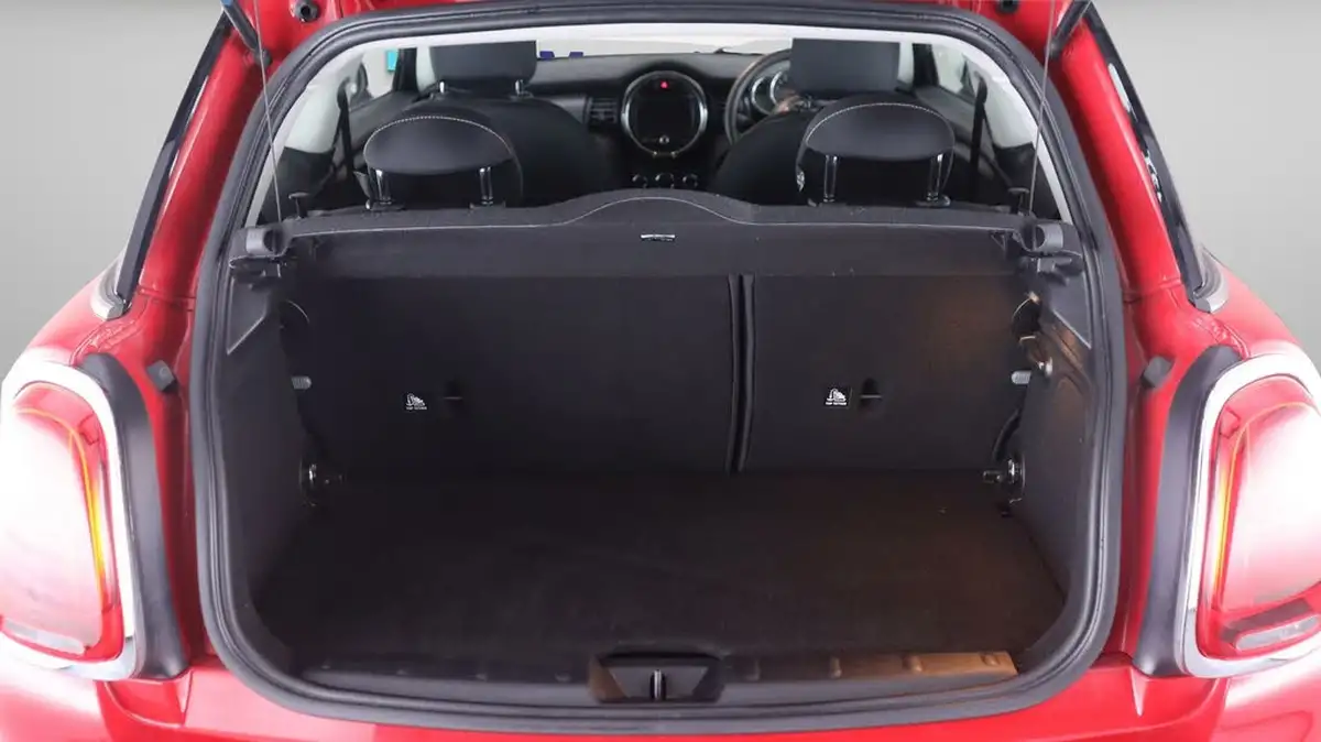 2020-mini-cooper-15-cooper-classic-hatchback-3d-big-16