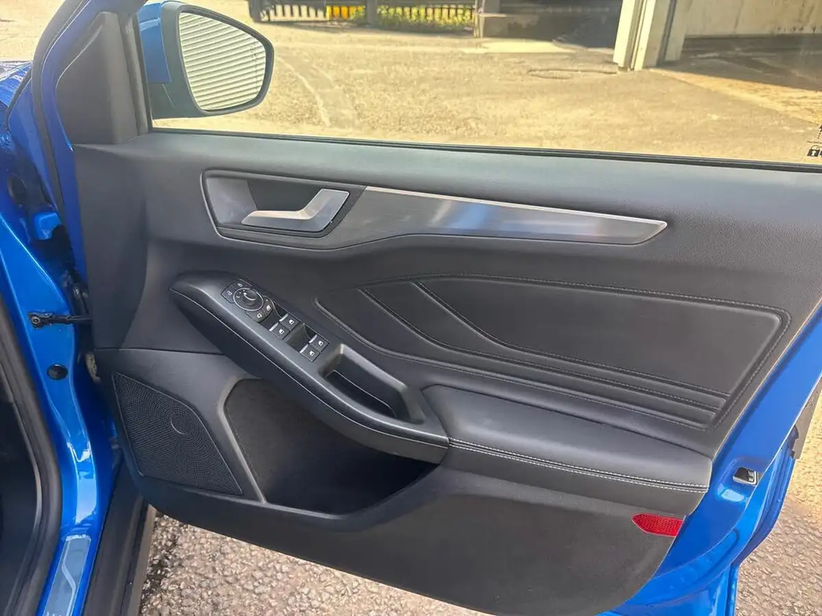 2022-ford-focus-10t-titanium-vignale-155ps-hybrid-mhev-hatchback-big-34