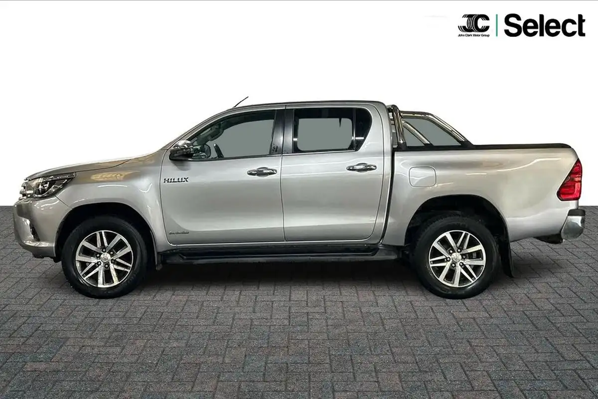2018-toyota-hi-lux-24d-invincible-ss-auto-big-12