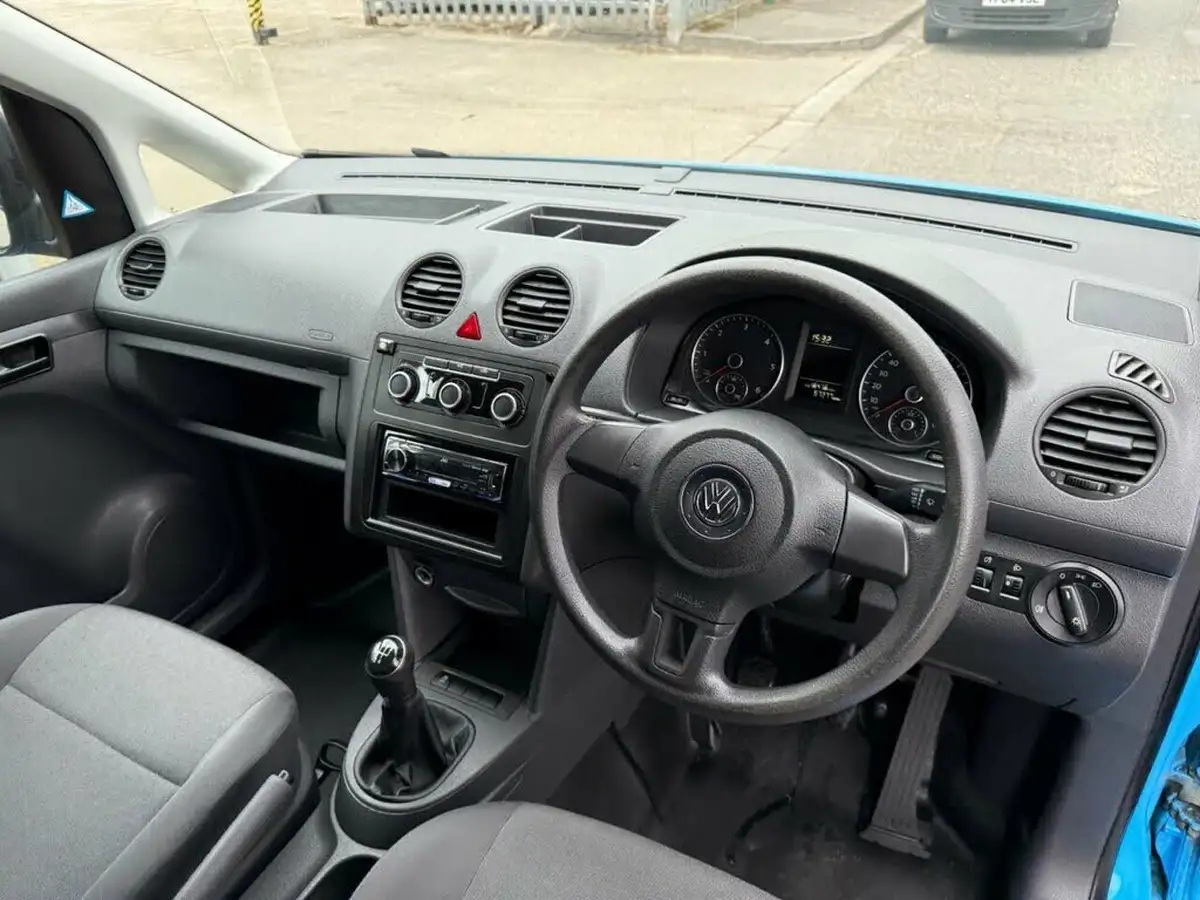 2015-volkswagen-caddy-16tdi-c20-startline-102ps-panel-big-12