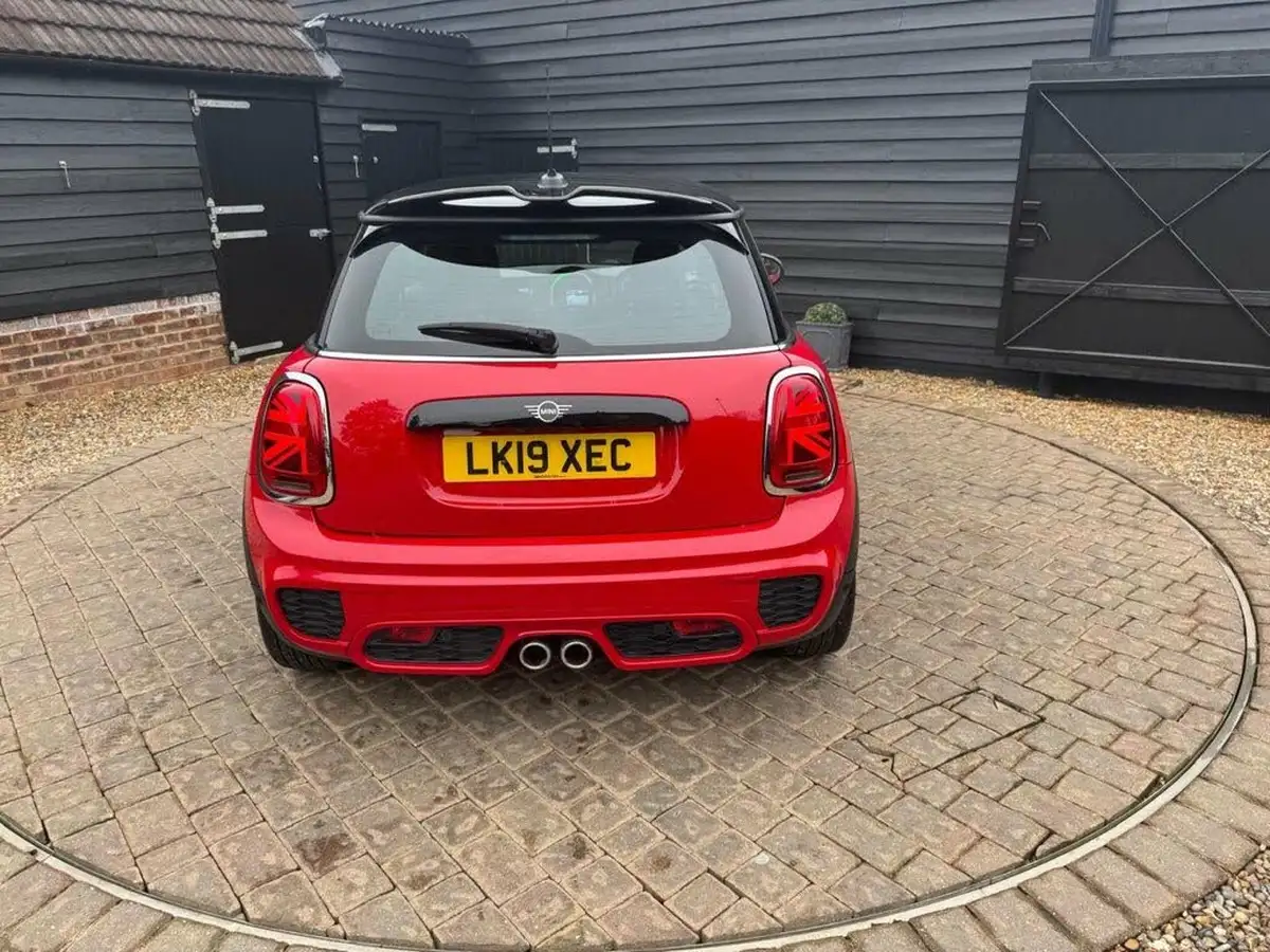 2019-mini-cooper-20-cooper-s-sport-189bhp-hatchback-3d-auto-big-3