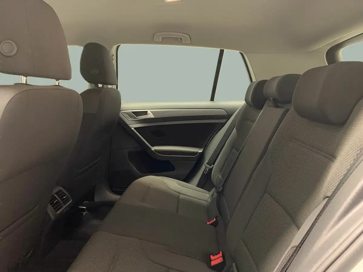 2018-volkswagen-golf-15-tsi-se-nav-130ps-ss-hatchback-5d-big-23