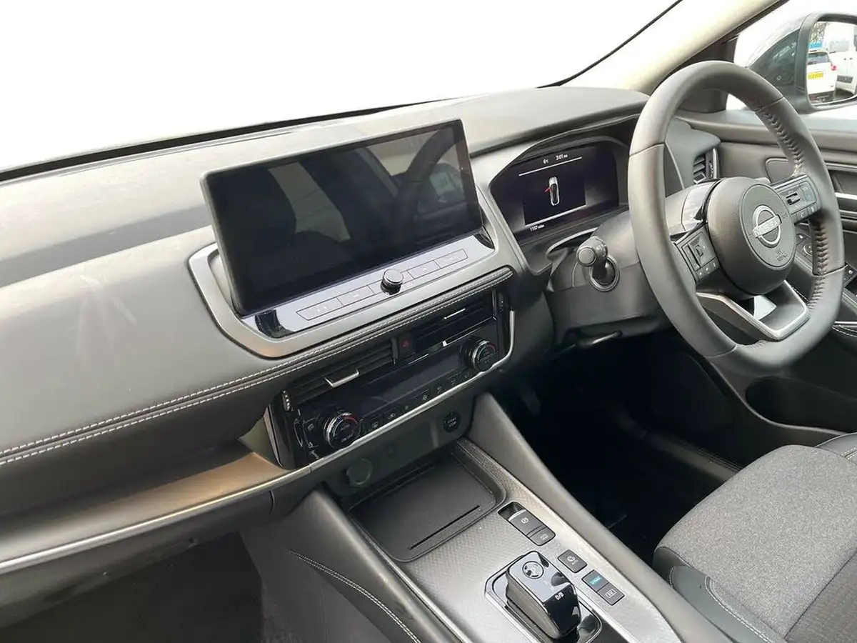 2024-nissan-qashqai-15-n-connecta-glass-roof-pack-big-6