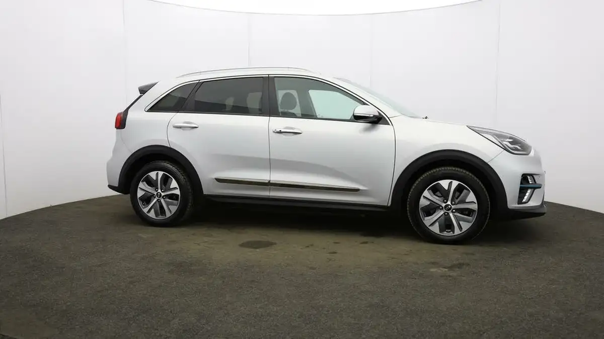 2021-kia-e-niro-ev-4-big-43