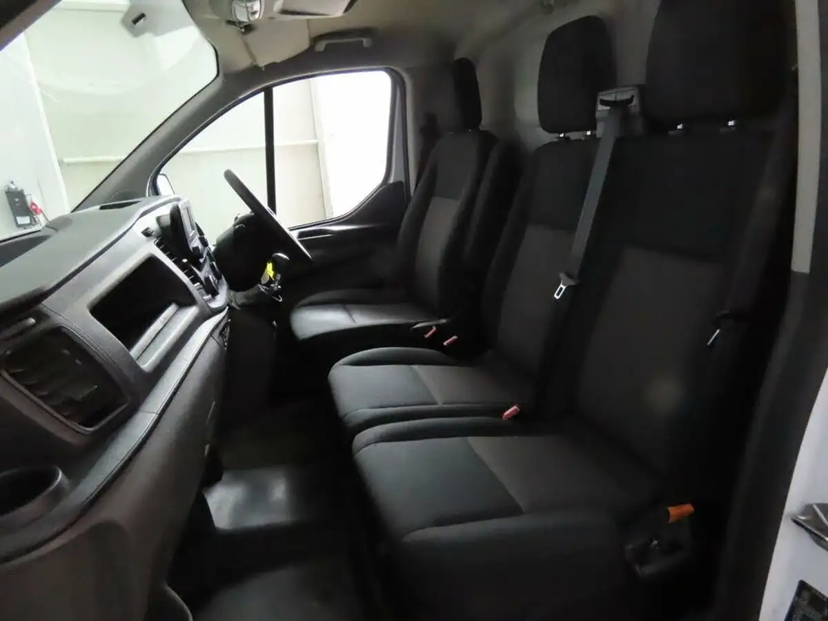 2021-ford-transit-custom-20tdci-300-l1h1-leader-130pseu6dt-panel-van-big-8