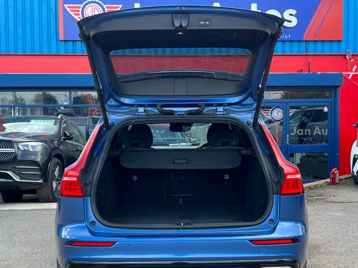 2021-volvo-v60-20-t6-r-design-340bhp-big-35