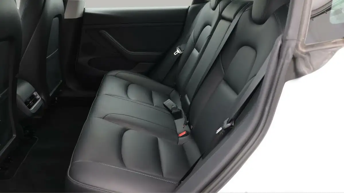 2022-tesla-model-3-e-rwd-big-16