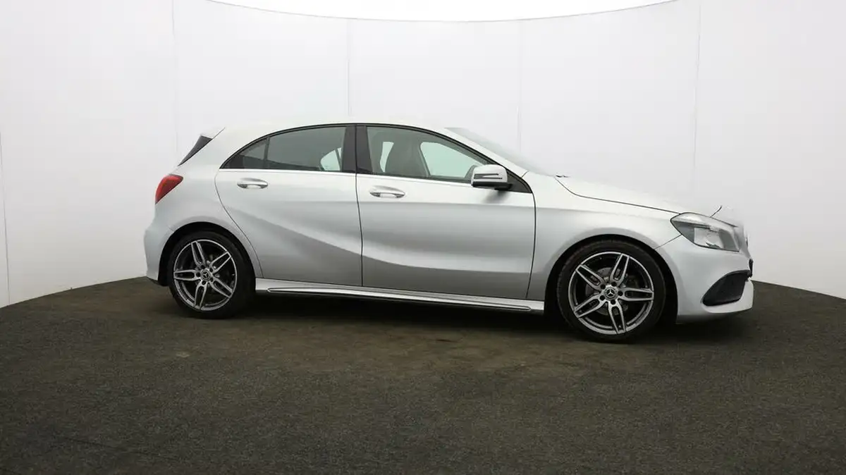 2018-mercedes-benz-a-class-16-a180-amg-line-ss-big-42