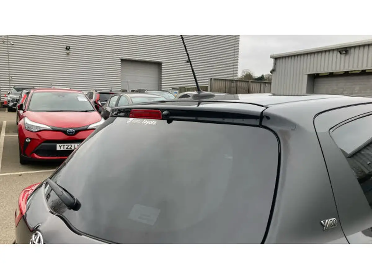 2020-toyota-yaris-15-vvt-i-y20-111bhp-1496cc-big-23