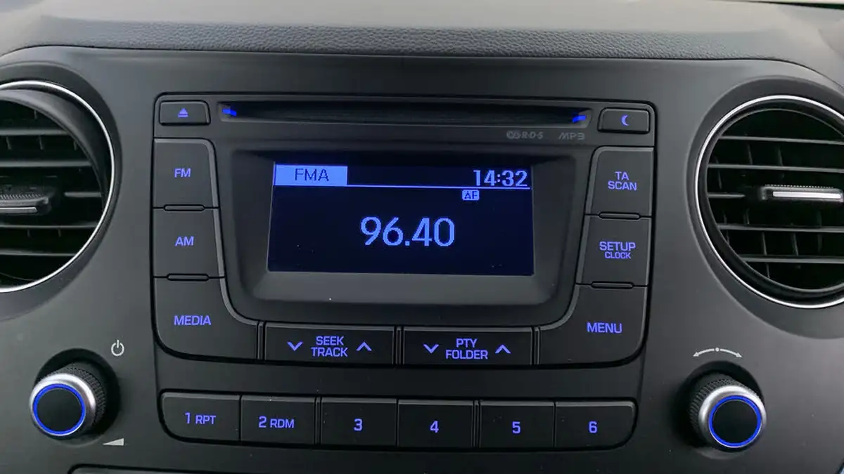 2015-hyundai-i10-10-se-big-25