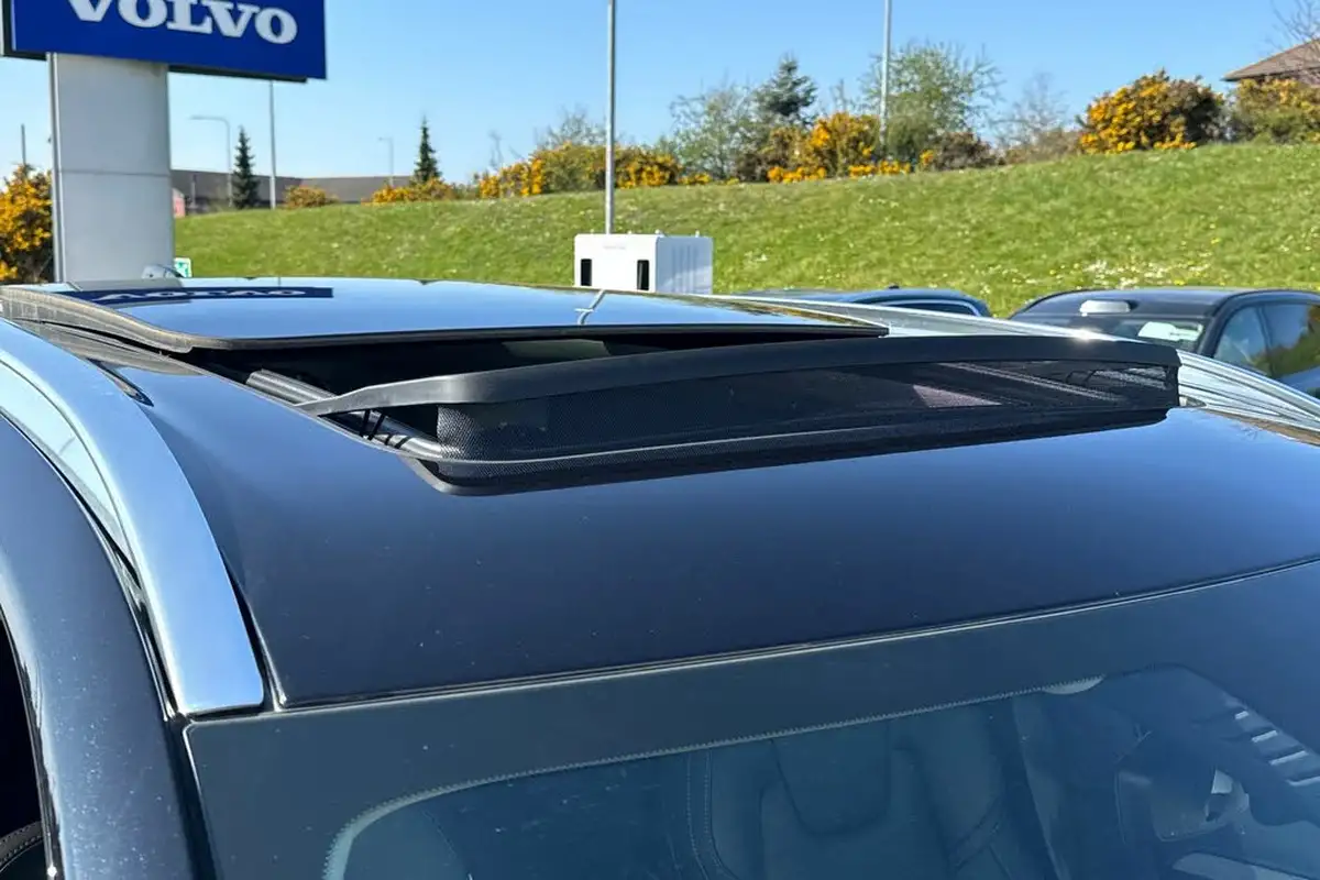 2024-volvo-xc90-20-t8-ultimate-dark-big-32