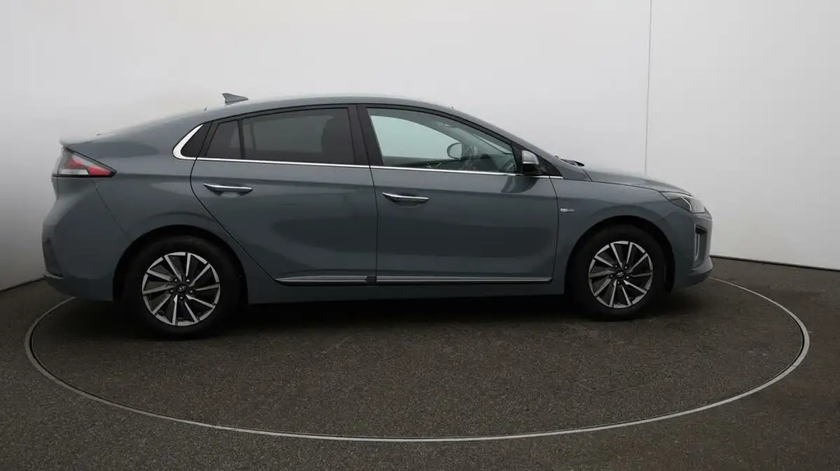 2021-hyundai-ioniq-e-premium-se-electric-100kw-big-8