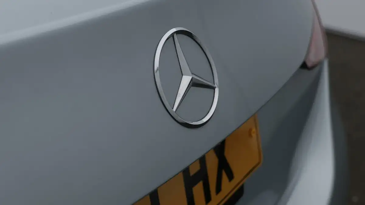 2022-mercedes-benz-c-class-15-c200-amg-line-204ps-saloon-4d-1496cc-big-21
