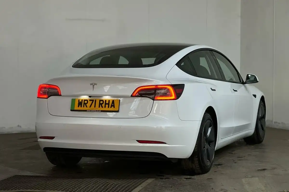 2021-tesla-model-3-e-long-range-awd-big-16